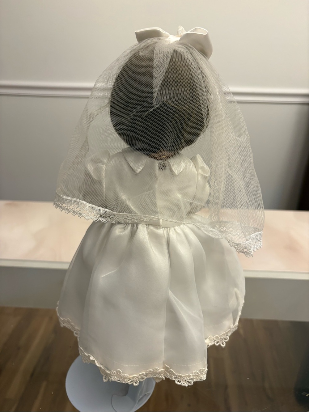 First Communion Porcelain Ashton Drake Galleries 14" Doll Brunette - Picture 5 of 7